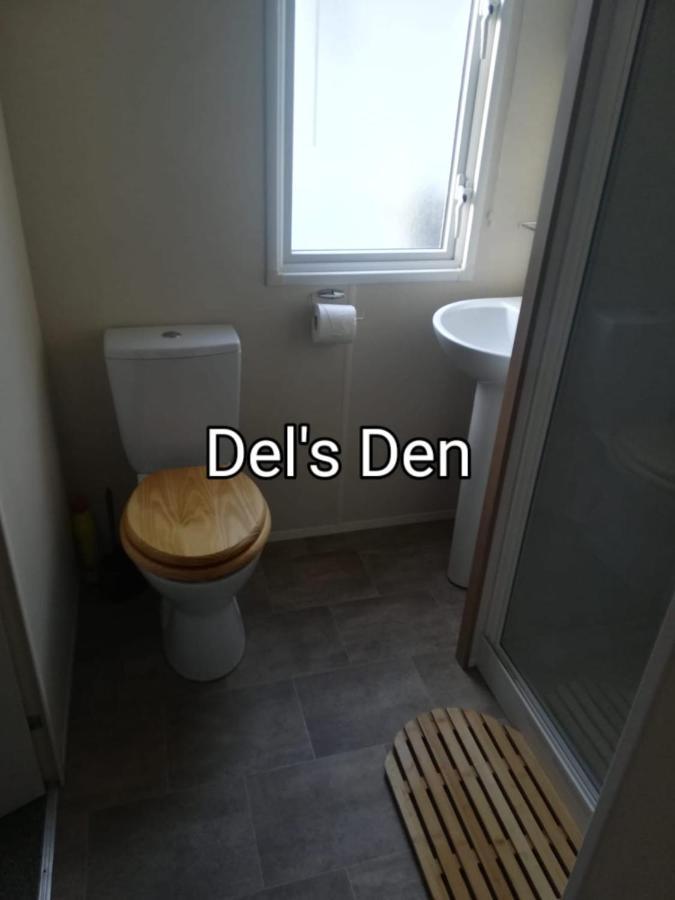 Del'S Den Lakeside Weeley Bridge Zewnętrze zdjęcie