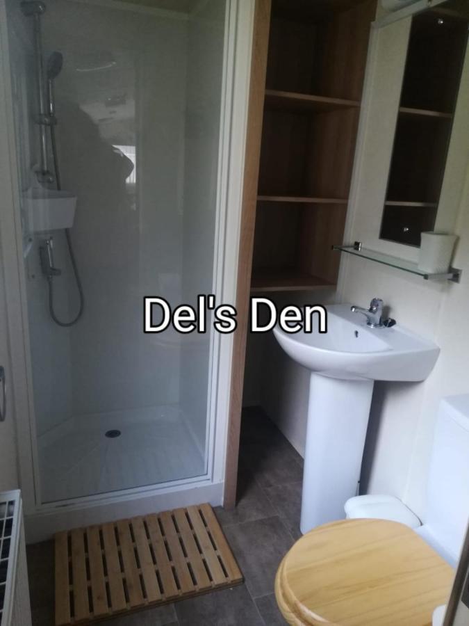 Del'S Den Lakeside Weeley Bridge Zewnętrze zdjęcie